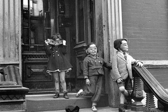 Helen Levitt - Children, 1940