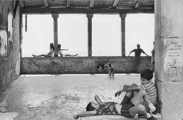 Henri Cartier-Bresson: Simiane la Rotonde, 1970
