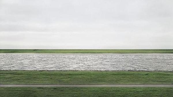 Andreas Gursky - Rhein II