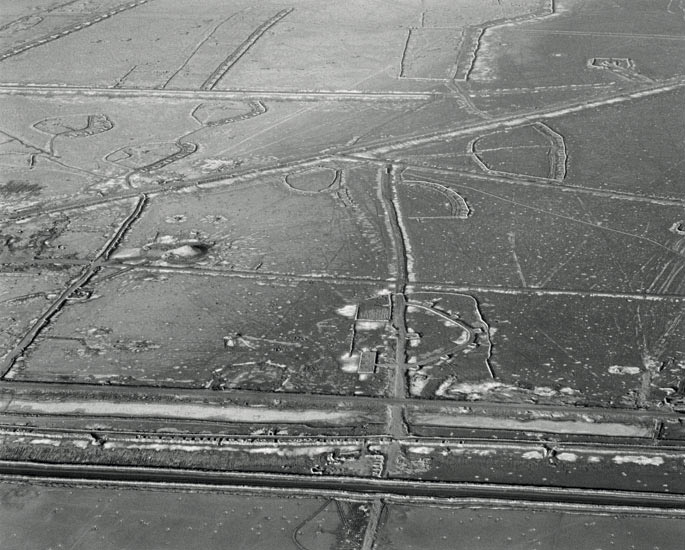 Sophie Ristelhueber - À cause de l'élevage de poussière, 1991