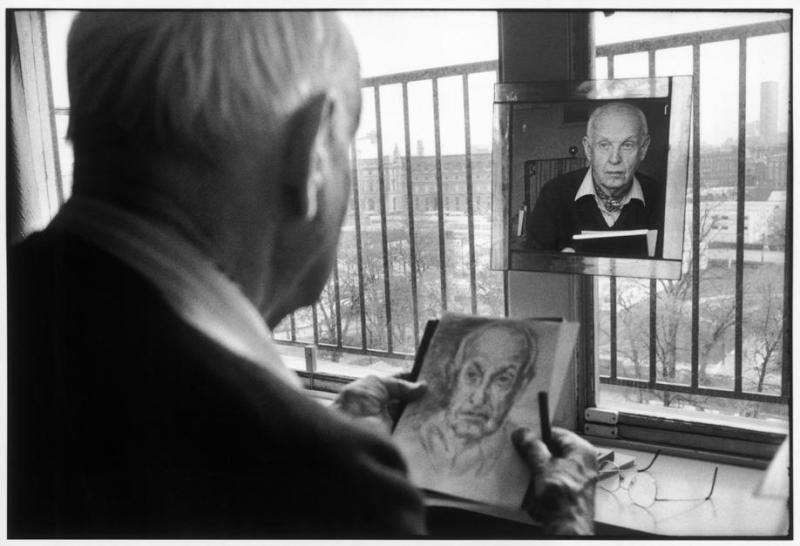 Martine Franck - FRANCE. Paris. French photographer Henri CARTIER-BRESSON. 1992.